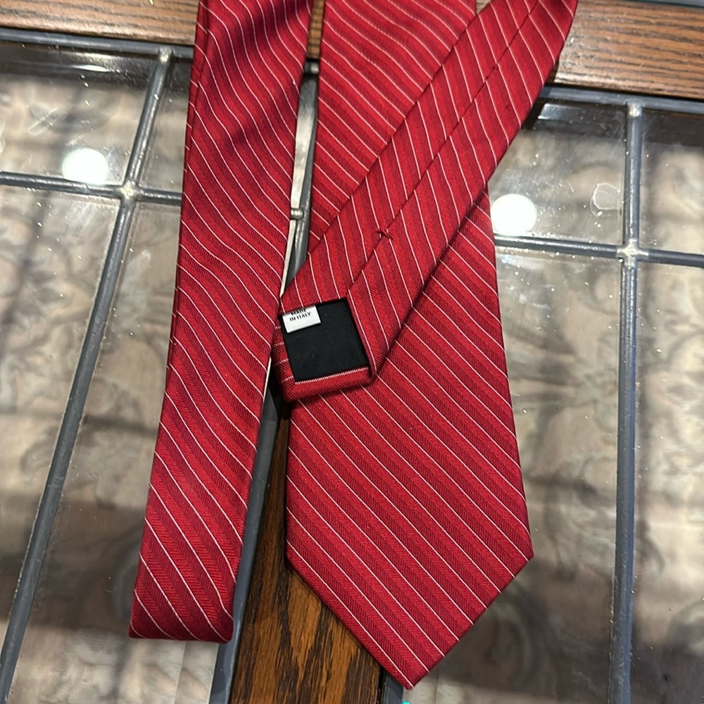Beautiful Valentino Tie